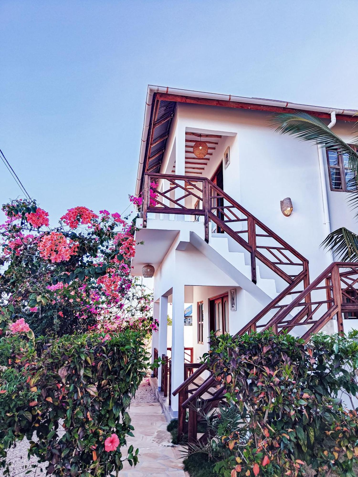 Tofauti Inn Makunduchi Exterior photo